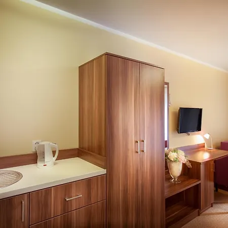 Hotel Trzy Sosny 2*