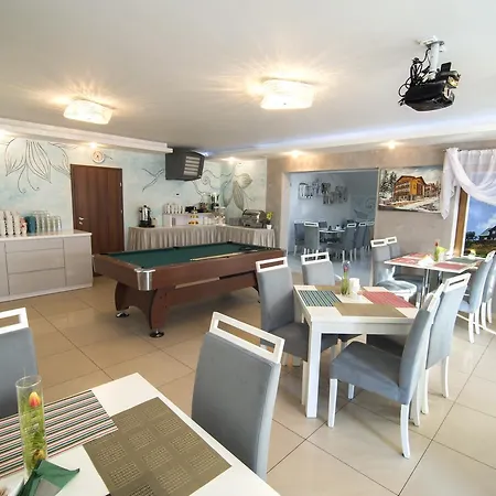Hotel Trzy Sosny 2*
