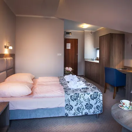 Hotel Trzy Sosny 2*